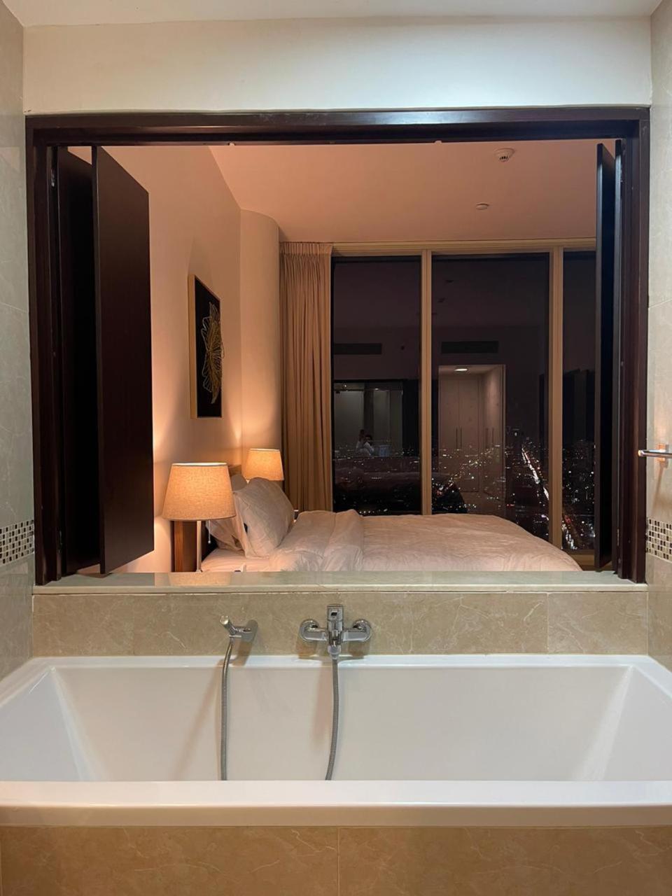 Apartment 1bedroom 54th Floor Rafal Tower *